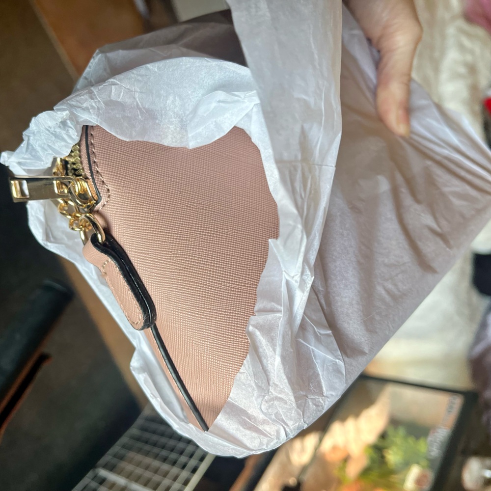 Mauve Dome Crossbody Purse with Chain Strap Bow Detail NIP - Picture 9 of 10
